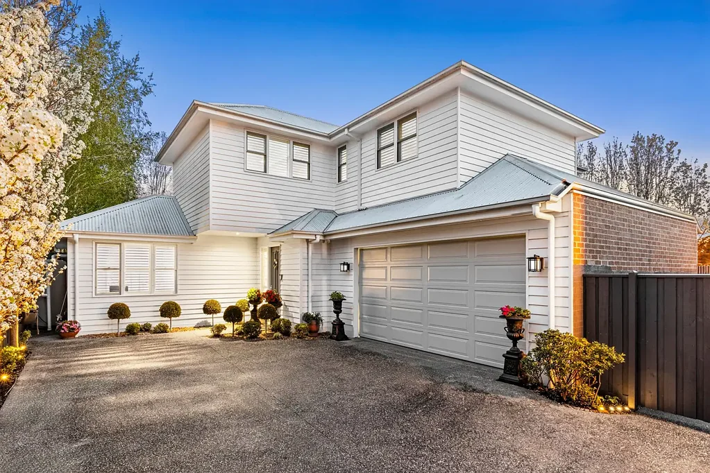 2/141 Aberdeen Street, Newtown, VIC 3220