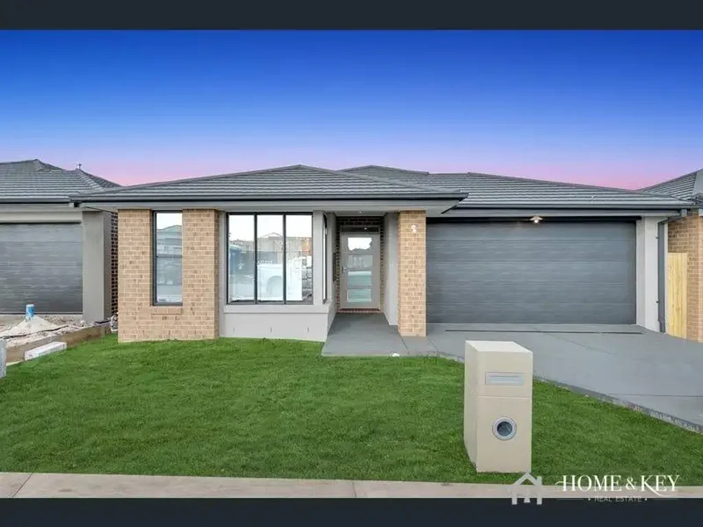 Modern 4- Bedroom Home in 16 Topiary Way, Donnybrook