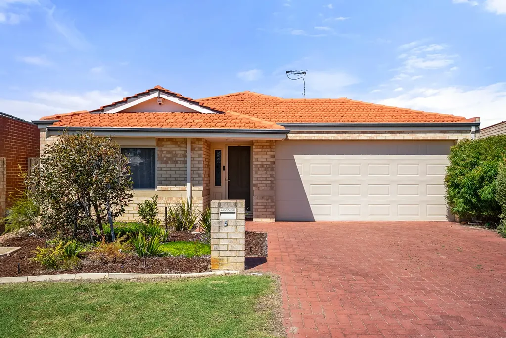 5 Riaza Parkway, Port Kennedy, WA 6172