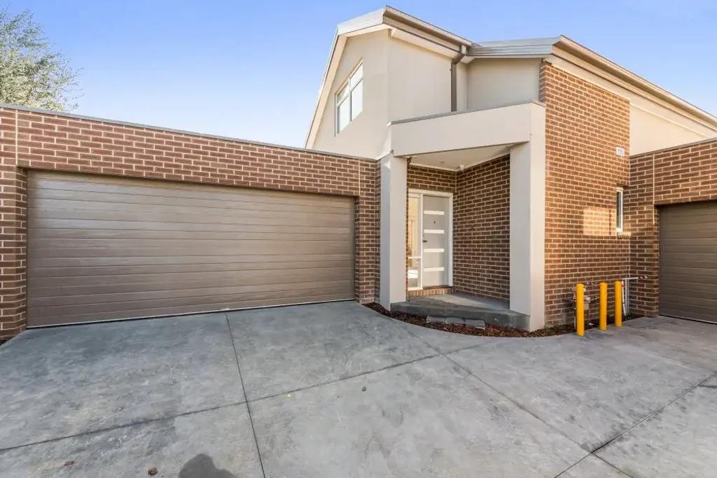 3 Bedroom Modern Townhouse