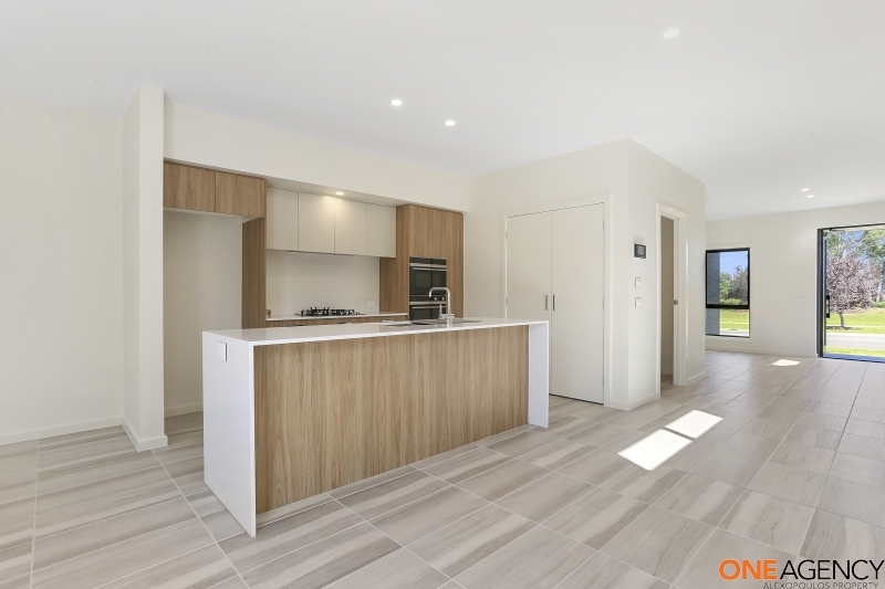 4C LILLYDALE AV, GLEDSWOOD HILLS NSW 2557, 0 habitaciones, 0 baños, House