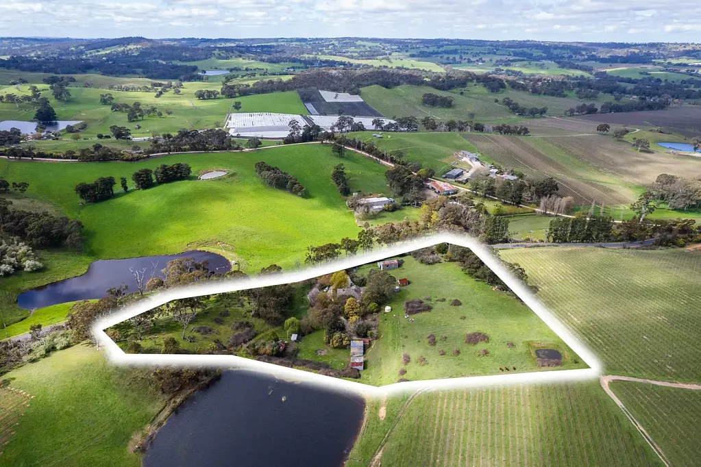 Lobethal 3 Slaapkamer 'Highfield'; a storybook Hills holding with a heavenly outlook…