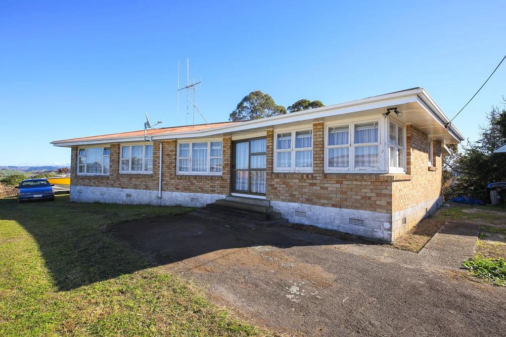 Otorohanga 3房  Elevated views and endless potential