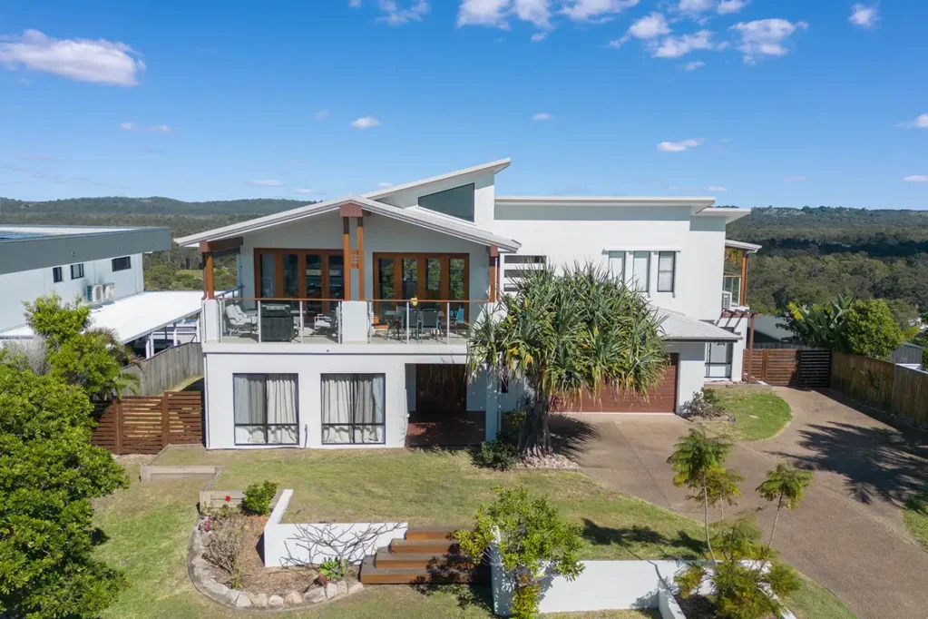 Craignish 5ਬੈੱਡਰੂਮ FIVE BEDROOM HOME WITH OCEAN VIEWS