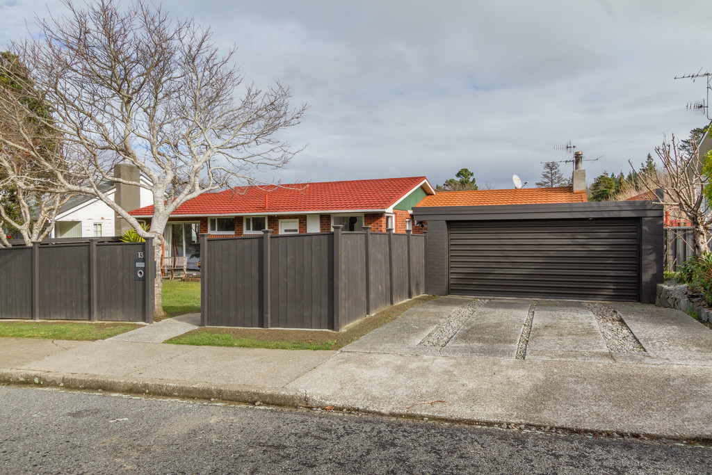 13 Ardal Grove, Tirohanga, Lower Hutt, 3 Kuwarto, 0 Banyo