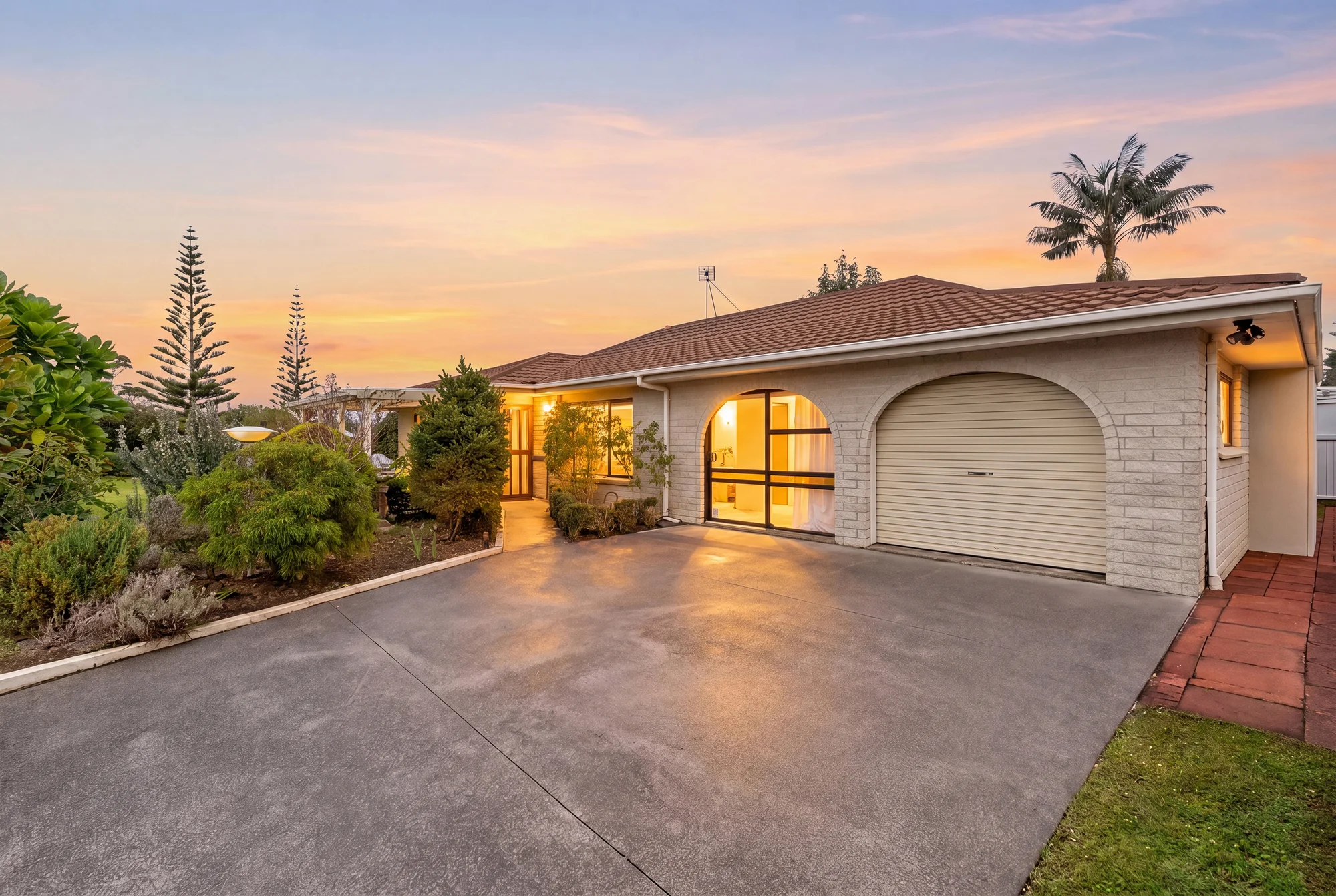 Orewa 3 Bedroom Vendors Bags are Packed
