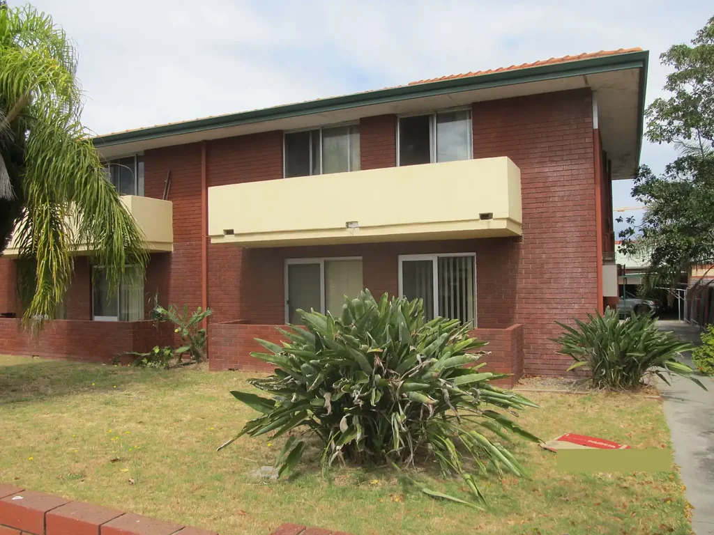 Convenient 2 Bedroom, 1 Bathroom Apartment + 1 Carport!