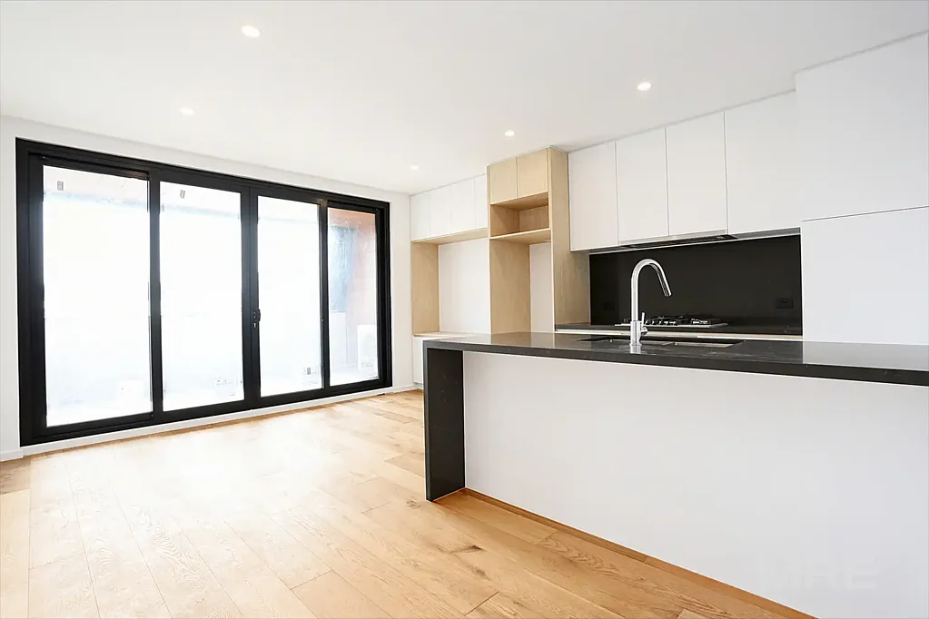 Luxury living in central Ormond location