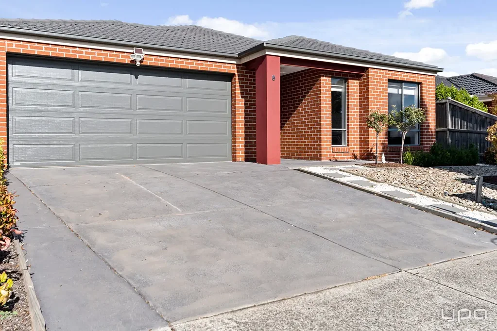 Modern Family Living in a Convenient Doreen Location