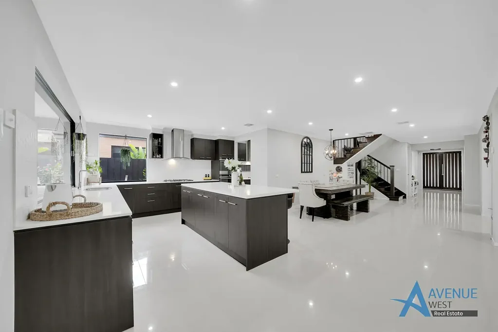 Aintree 5Phòng ngủ Indulgent Luxury Living in the Heart of Woodlea Estate