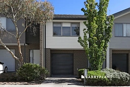 10 Flora Grove, Wantirna South