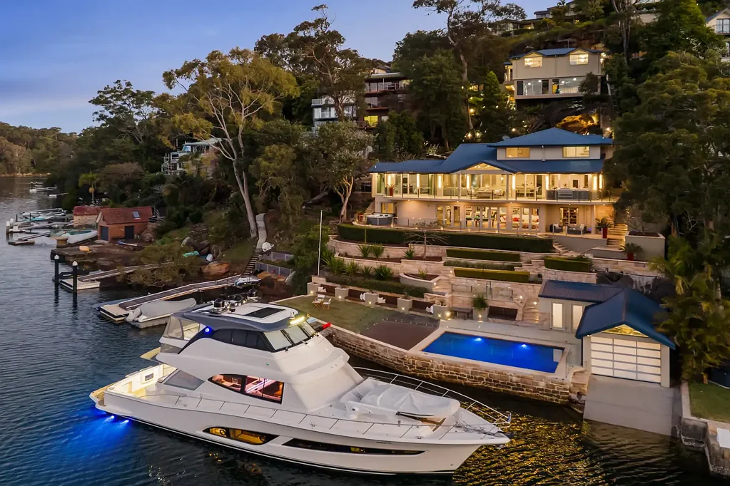 Grays Point 5房 北向面海、深水岸线的大型庄园 Grand North-East Facing Deep Waterfront Estate