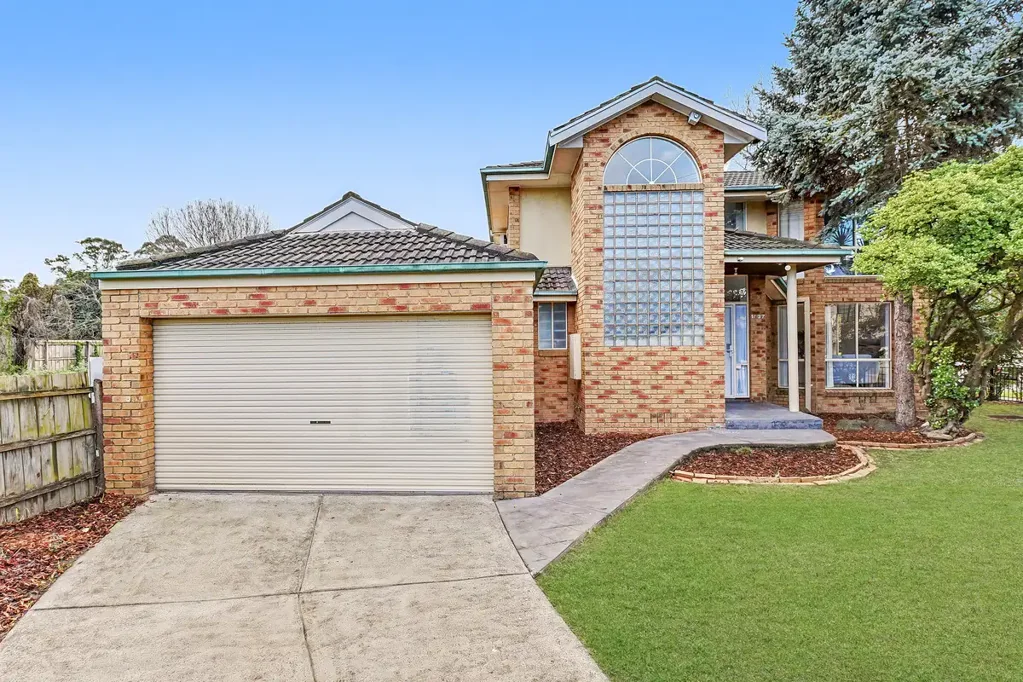 Glen Waverley 3chambre Light-filled living with spacious indoor and outdoor family spaces