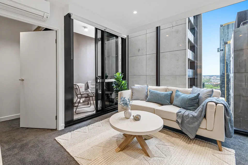 Sleek, Stress-free Inner-City Style Fully Furnished Apartment