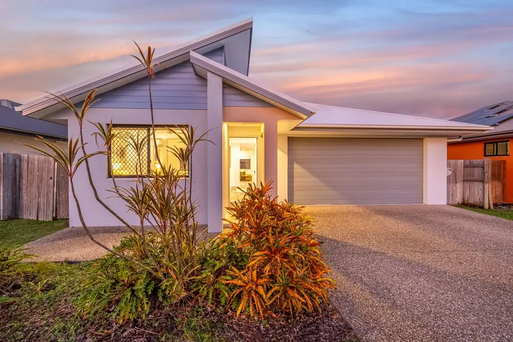 35 Wakeboard Circuit, Kelso, QLD 4815