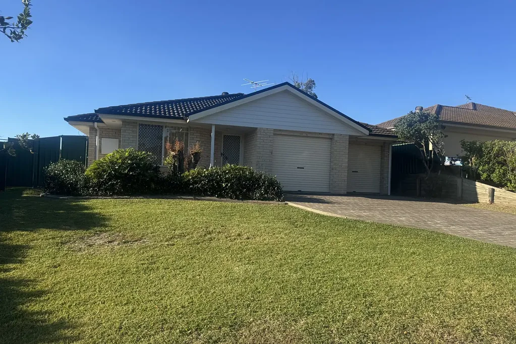 5 Oregon Avenue, Fletcher, NSW 2287, 4 Bedrooms, 2 Bathrooms, House