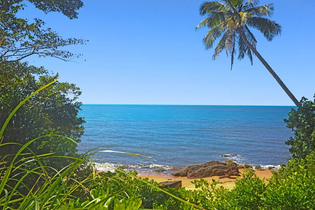 Flying Fish Point 2房  A RARE BEACH FRONT OPPORTUNITY KNOCKS..