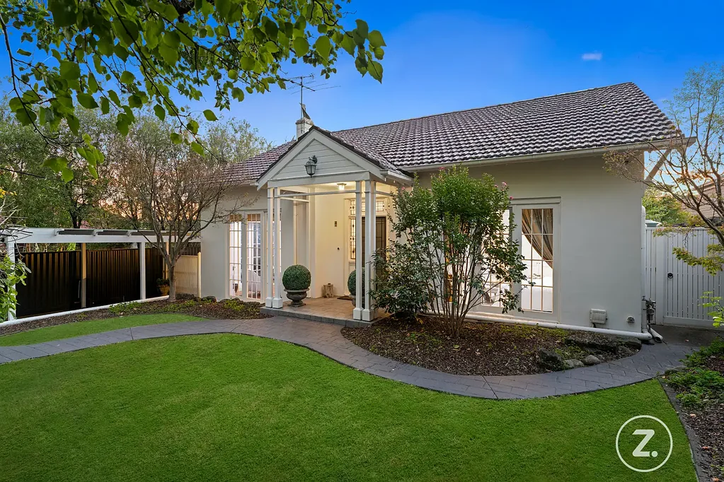 Kew 4બેડરૂમ Elegant Studley Park Family Sanctuary on Expansive Garden Allotment