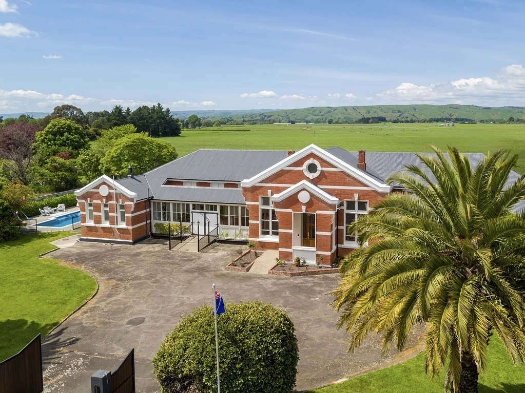 Greytown 6 Slaapkamer One of a Kind Luxury Living Resort Styled Home