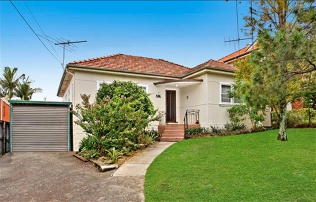 LARGE 3 BED HOUSE + 2 BED GRANNY FLAT $450-$1100