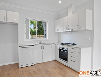 61 & 61a Renwick Street, Wyoming, Central Coast, 6部屋, 3バスルーム, House