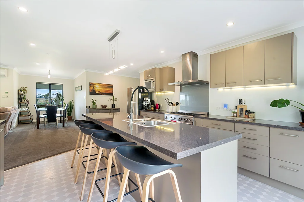 Helensville 5Kwarto Siblings Say Goodbye! Granny Flat, Pool + More