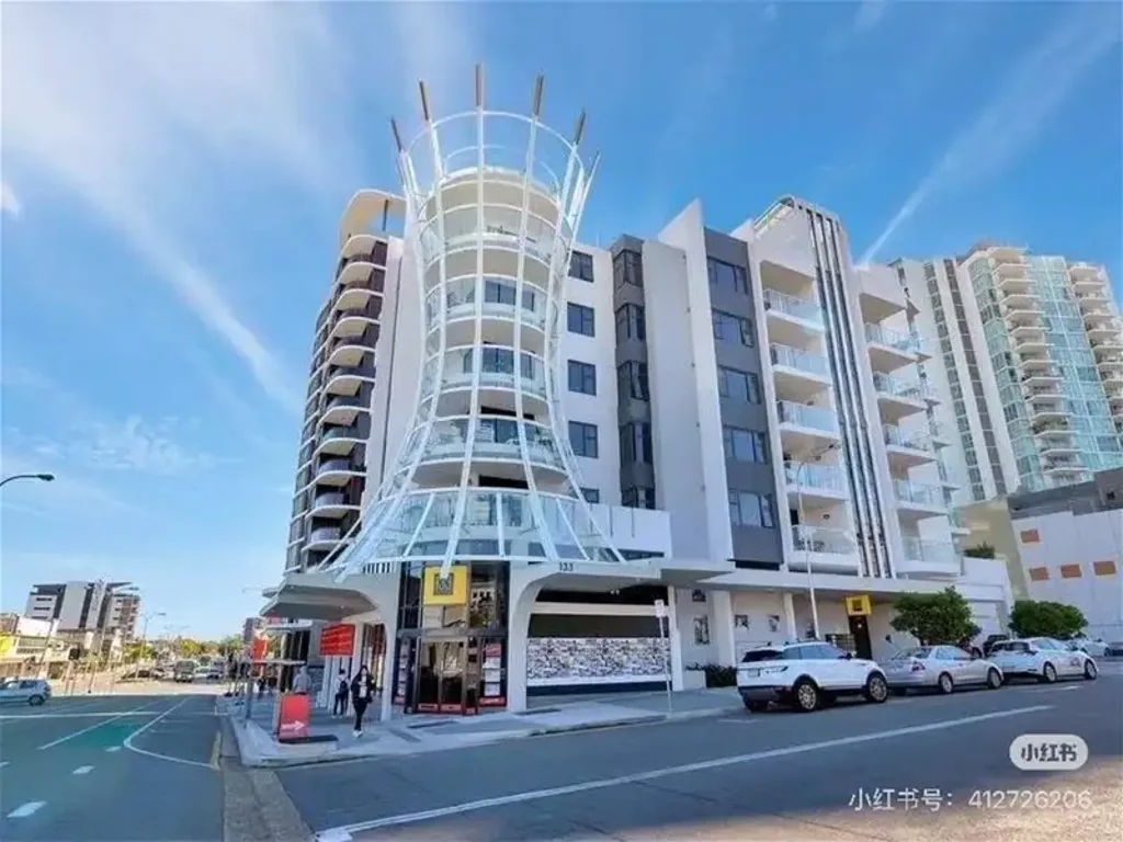 2 bed 1 bath apartment fully furnished, Souhport CBD
