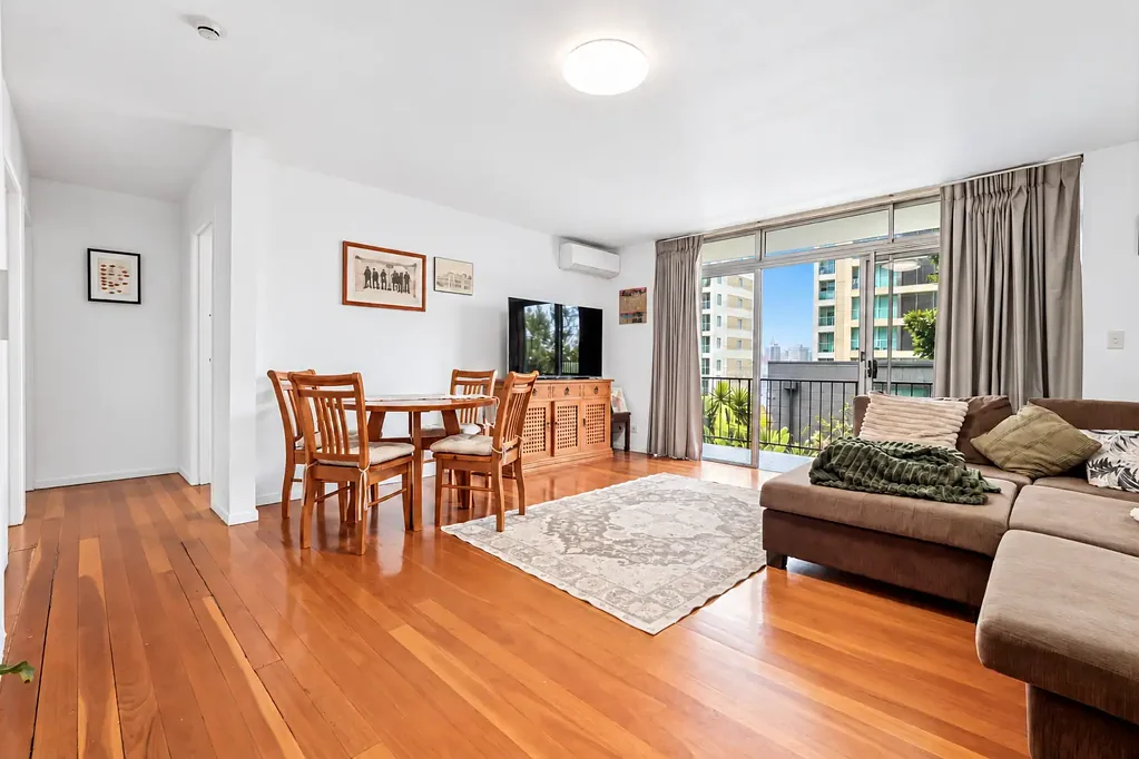 Kangaroo Point 2कमरा An Easy First Step into Kangaroo Point Living!