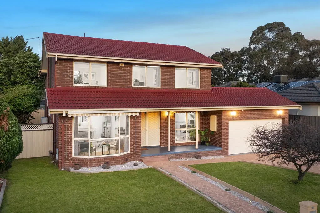 Rowville 4房 宽敞的家庭生活空间，带广阔的户外娱乐区 Generous Family Living with Expansive Outdoor Entertaining