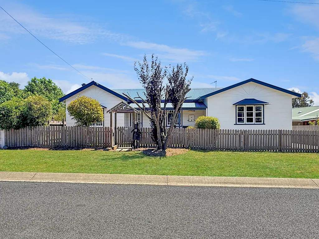 10 Everett Street, Uralla, NSW 2358