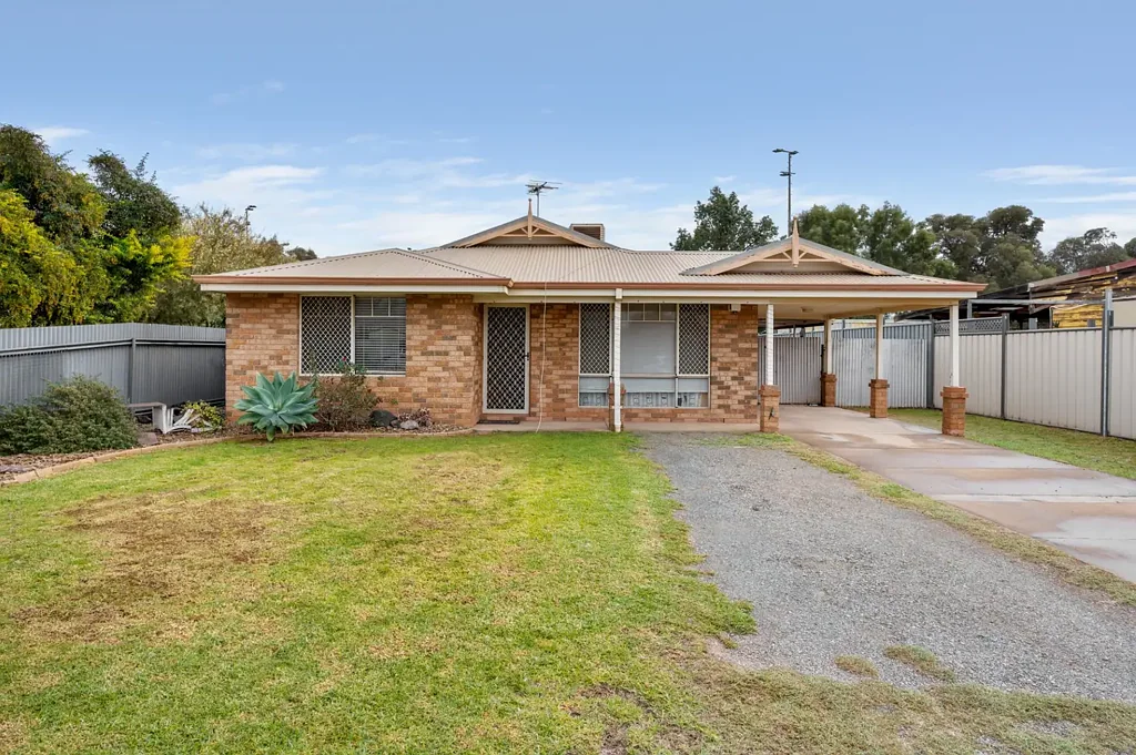 South Kalgoorlie 3房  Brick 3-Bedroom Home, Situated within Walking Distance to Multiple Schools & Amenities!