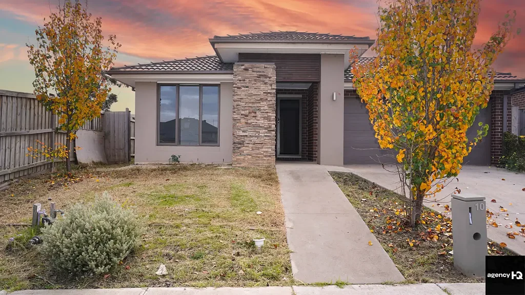Stunning 4 Bedroom House in Tarneit - Perfect for Your Family