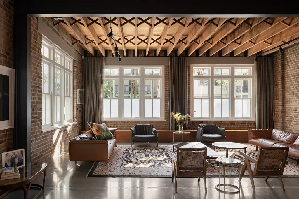 Chippendale 5ห้องนอน Large scale industrial warehouse turned contemporary home