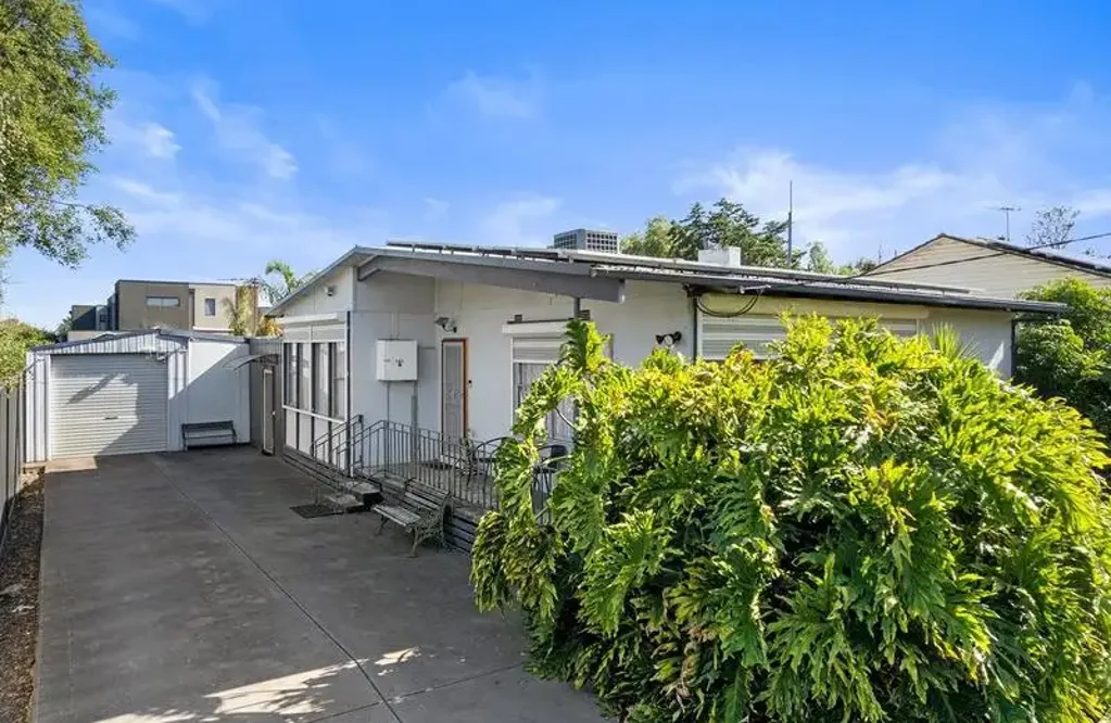 3 BEDROOM HOME IN GREAT LOCATION