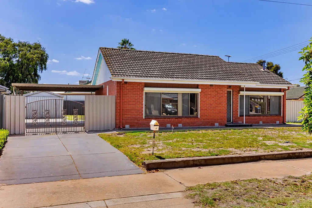 10 Riverina Street, Largs North, SA 5016