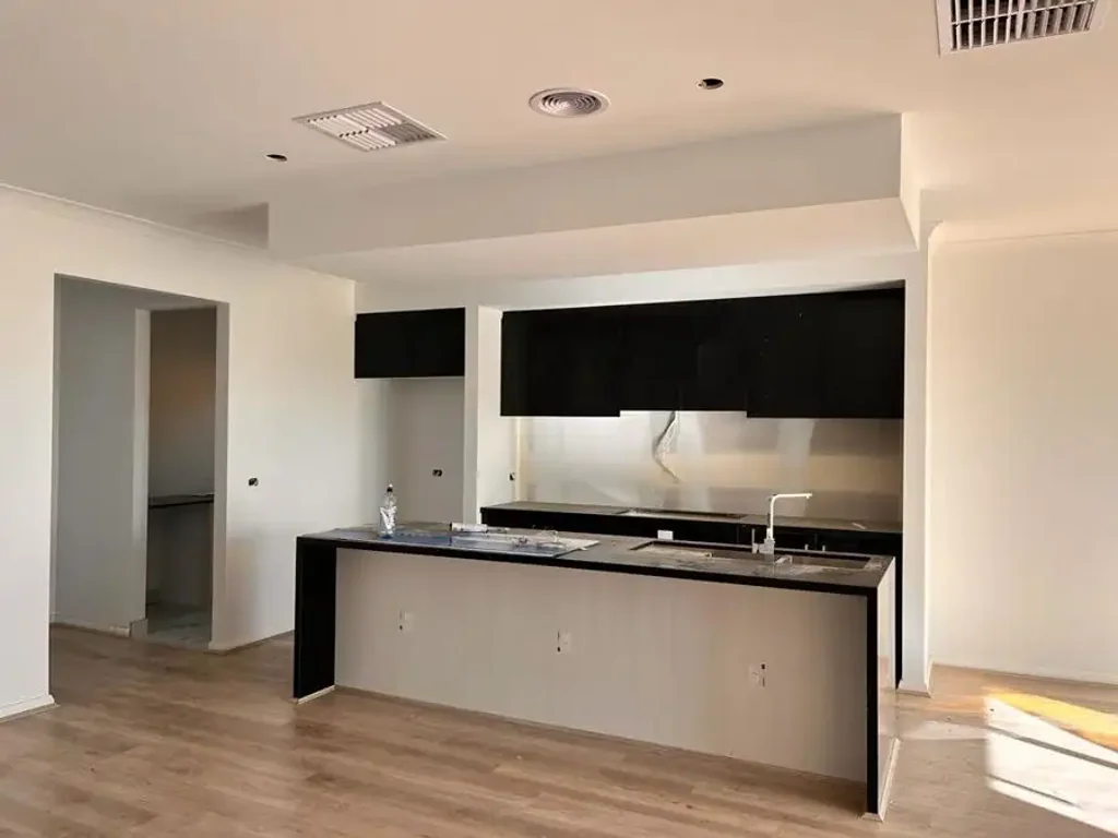 4 Bedroom Home Near Donnybrook Station!!!