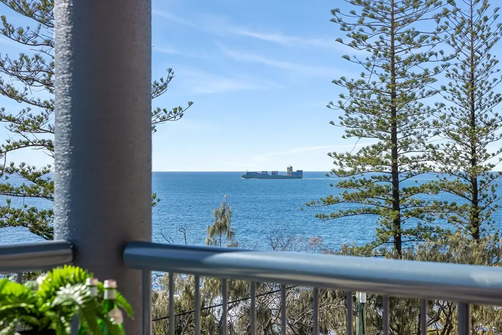Kings Beach 3房  THE VIEW AND LOCATION YOU HAVE BEEN WAITING FOR!