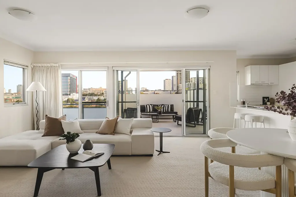 Perth 2Moenga Panoramic Skyline Views | Penthouse Living