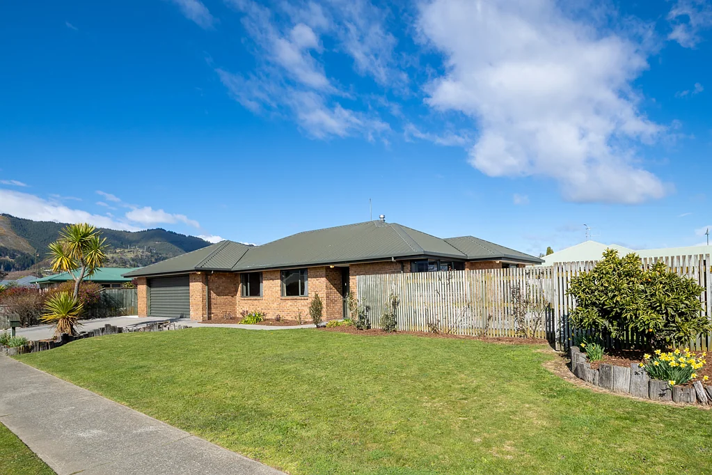 Richmond 3ਬੈੱਡਰੂਮ Solid brick home for comfort and convenience