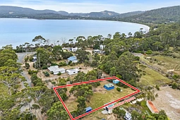 355 White Beach Road, White Beach