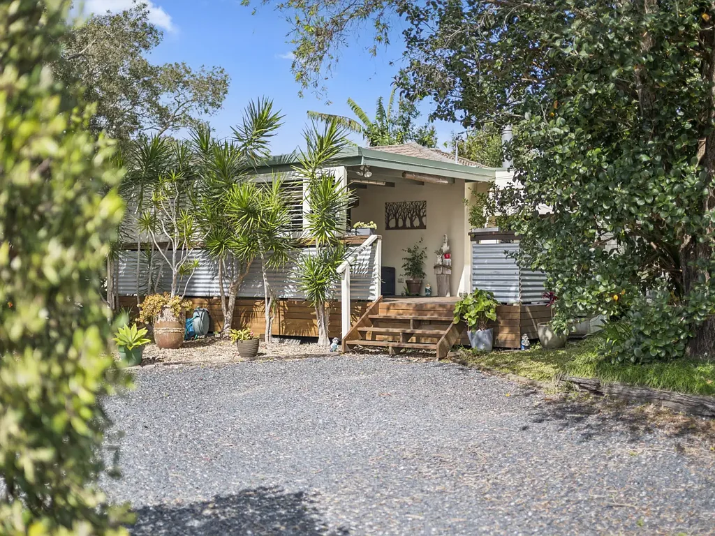 Coastal Living Meets Comfort & Charm