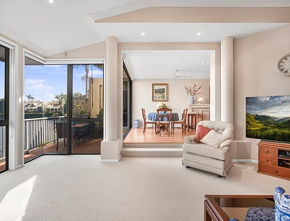 1 Fonthac/125 Santa Cruz Boulevard, Clear Island Waters, Gold Coast, 4房, 3浴, Townhouse
