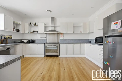 Western Junction 5房  Family-Sized Living with Room to Grow