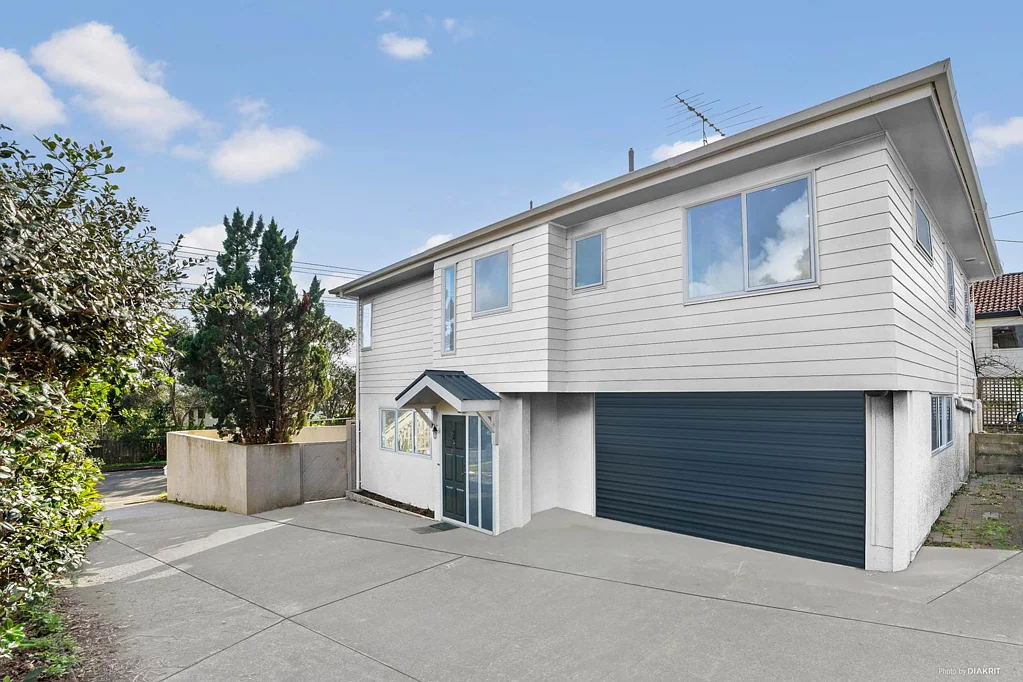 64A Browns Bay Road, Rothesay Bay, North Shore City, Auckland
