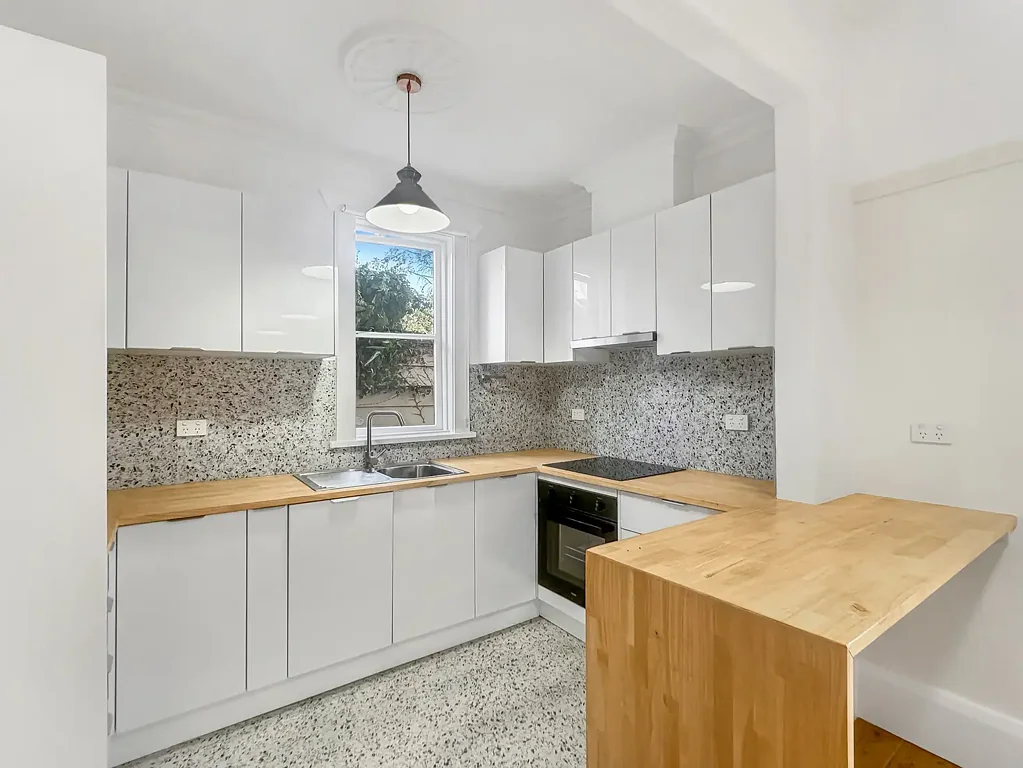 Newly Renovated Unit in the Heart of Katoomba!