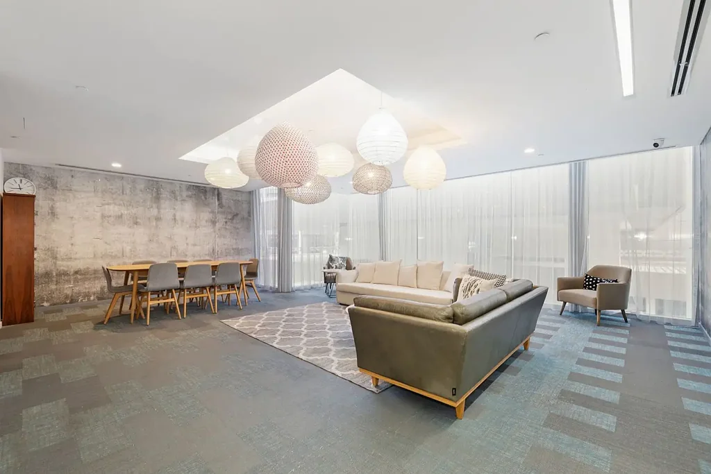 East Perth 2Kwarto Dual Key Opportunity with Strong Returns & Resort-Style Living!