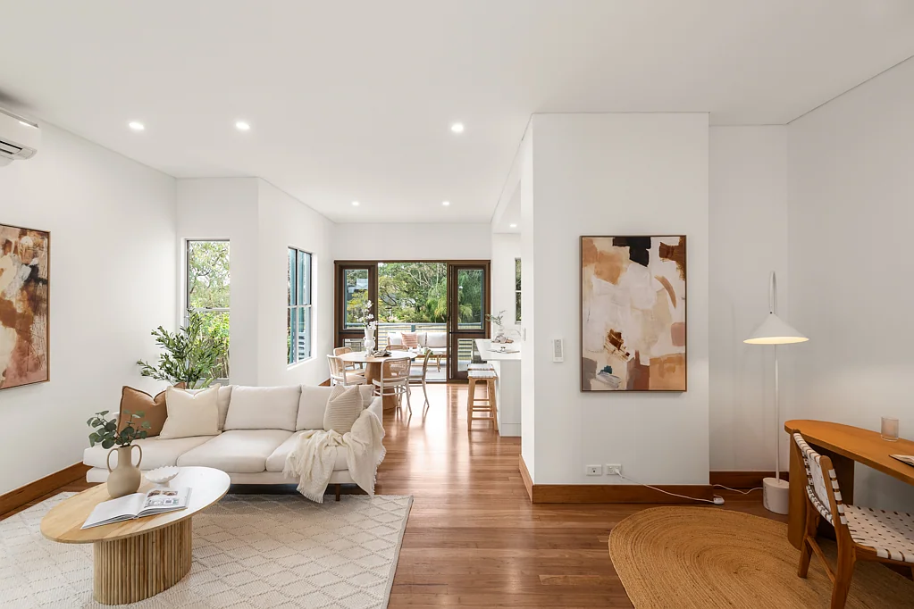 Balmoral 3chambre Executive Freehold Townhome in Prestigious Balmoral