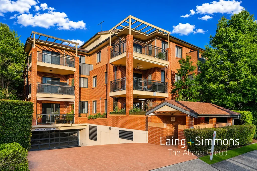 Elevated Living in a Leafy Jamisontown Setting!