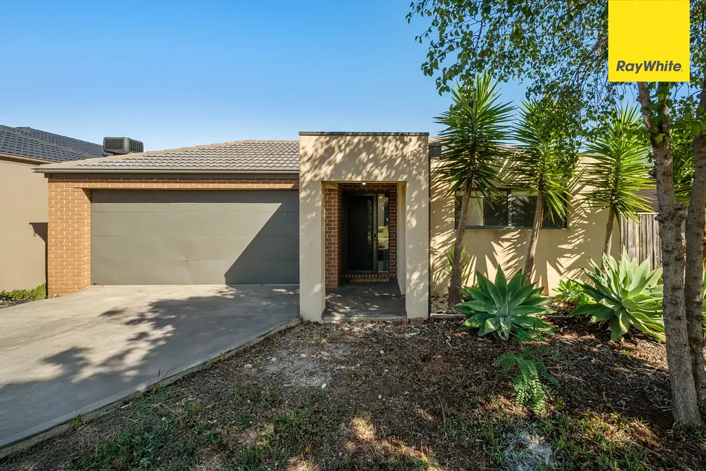 Modern Family Home in Convenient Brookfield Location