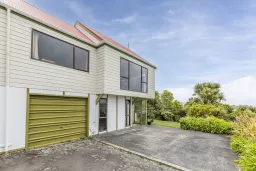 44B Gaya Grove, Ngaio